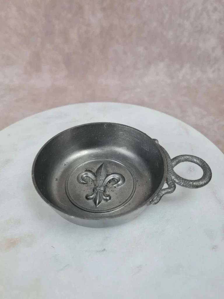 Tastevin ancien Étains du Manoir Paris, fleur de lys & anse ouvragée